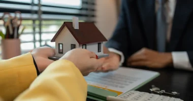 Кто чаще всего обращается за выплатами