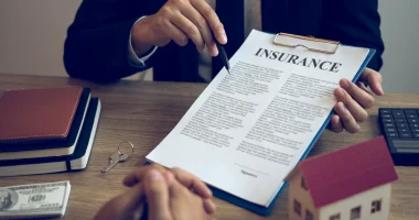 Почему некоторые страховые не любят старые дома