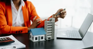 Зачем страховать квартиру на первом этаже